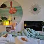 Flamingosuite In Seenaehe *